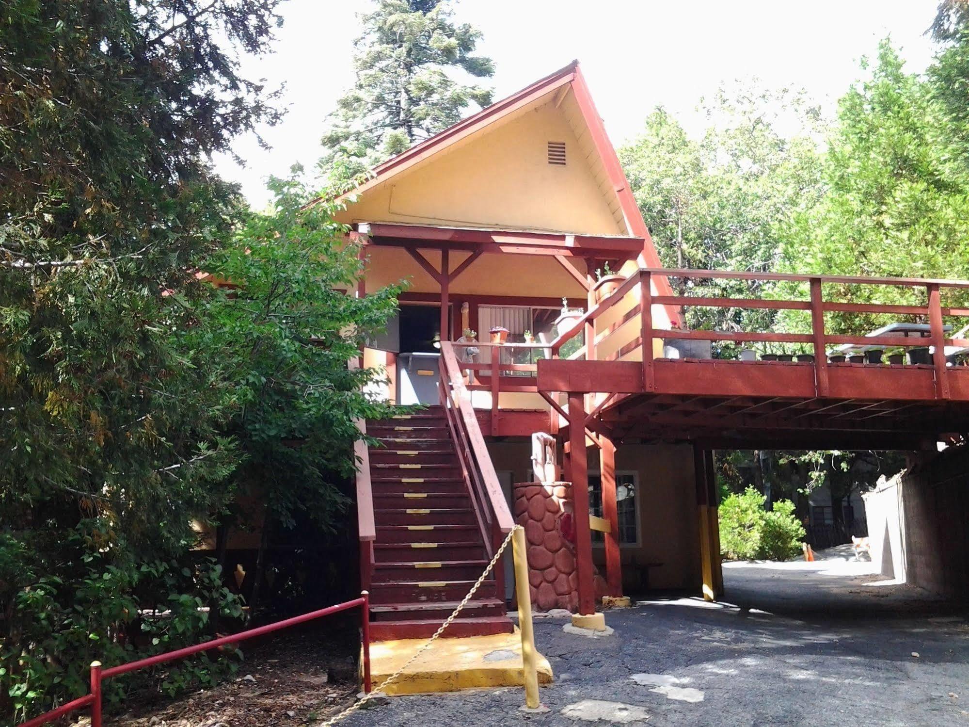 לייק ארוהד Arrowhead Mountain Inn מראה חיצוני תמונה