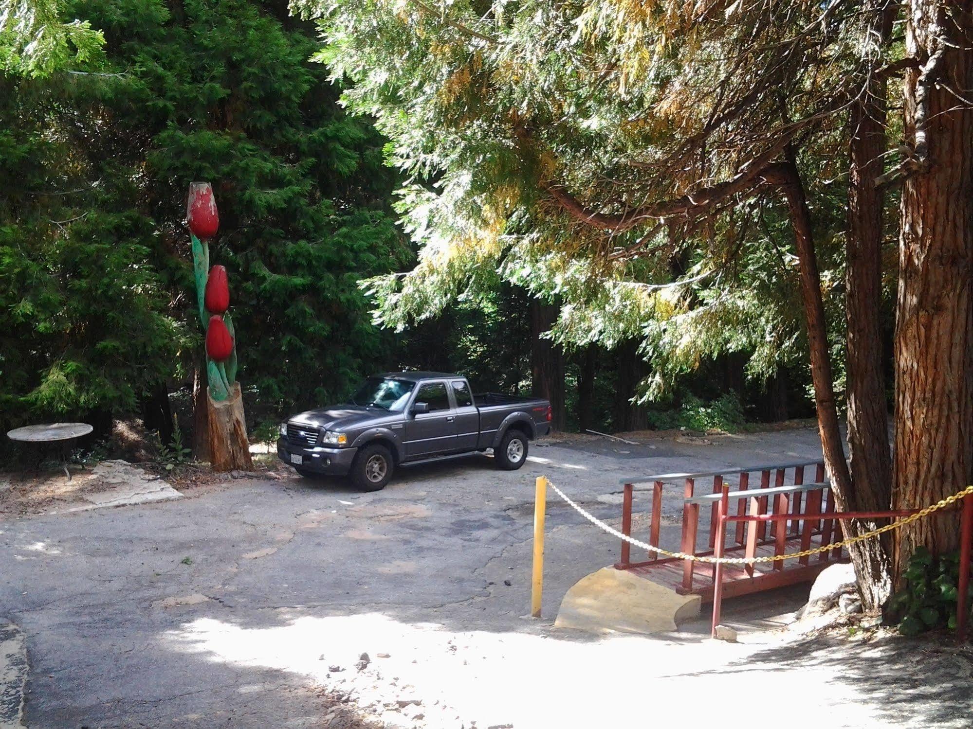 לייק ארוהד Arrowhead Mountain Inn מראה חיצוני תמונה